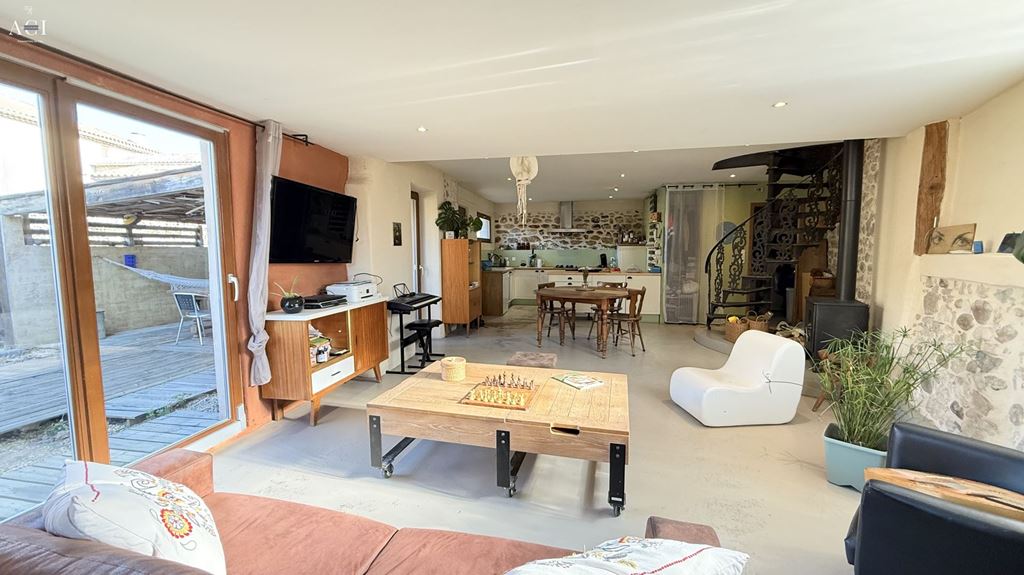 Maison traditionnelle VALLON PONT D'ARC (07150) Agence Centrale Immo' title= 'Maison traditionnelle VALLON PONT D'ARC (07150) Agence Centrale Immo