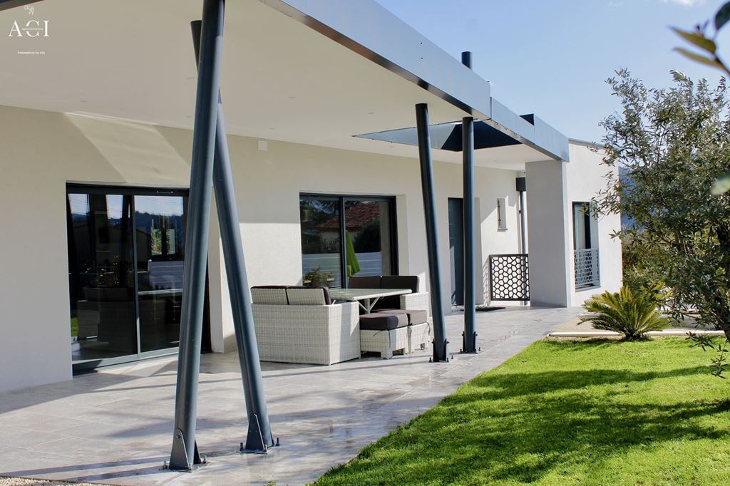 Maison d'architecte VALLON PONT D'ARC (07150) Agence Centrale Immo' title= 'Maison d'architecte VALLON PONT D'ARC (07150) Agence Centrale Immo