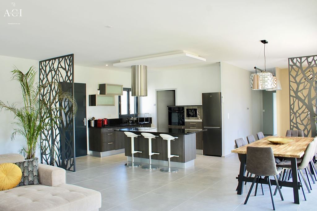 Maison d'architecte VALLON PONT D'ARC (07150) Agence Centrale Immo' title= 'Maison d'architecte VALLON PONT D'ARC (07150) Agence Centrale Immo