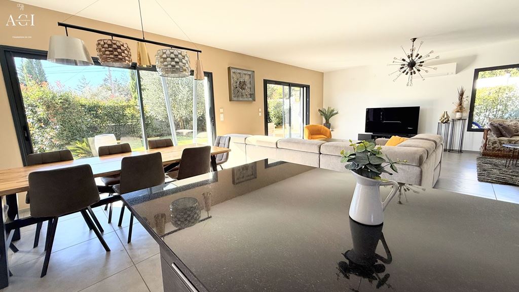 Maison d'architecte VALLON PONT D'ARC (07150) Agence Centrale Immo' title= 'Maison d'architecte VALLON PONT D'ARC (07150) Agence Centrale Immo